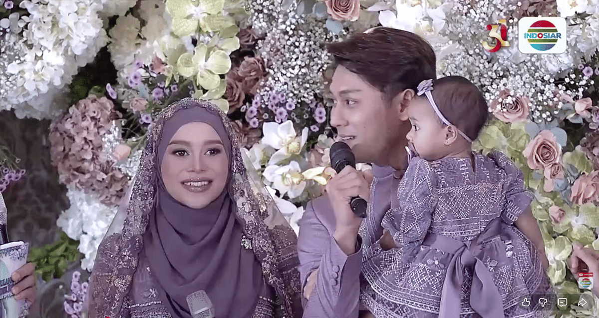 Gaya Lesti Kejora di tasyakuran 7 bulanan. (youtube.com/Indosiar)