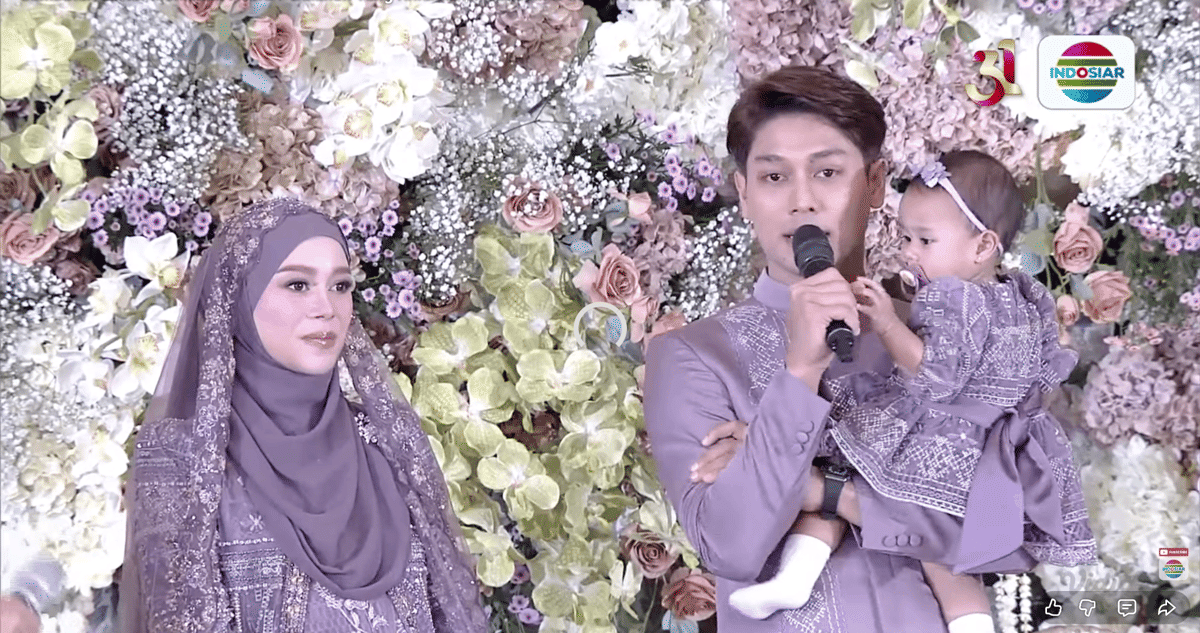 Gaya Lesti Kejora di tasyakuran 7 bulanan. (youtube.com/Indosiar)