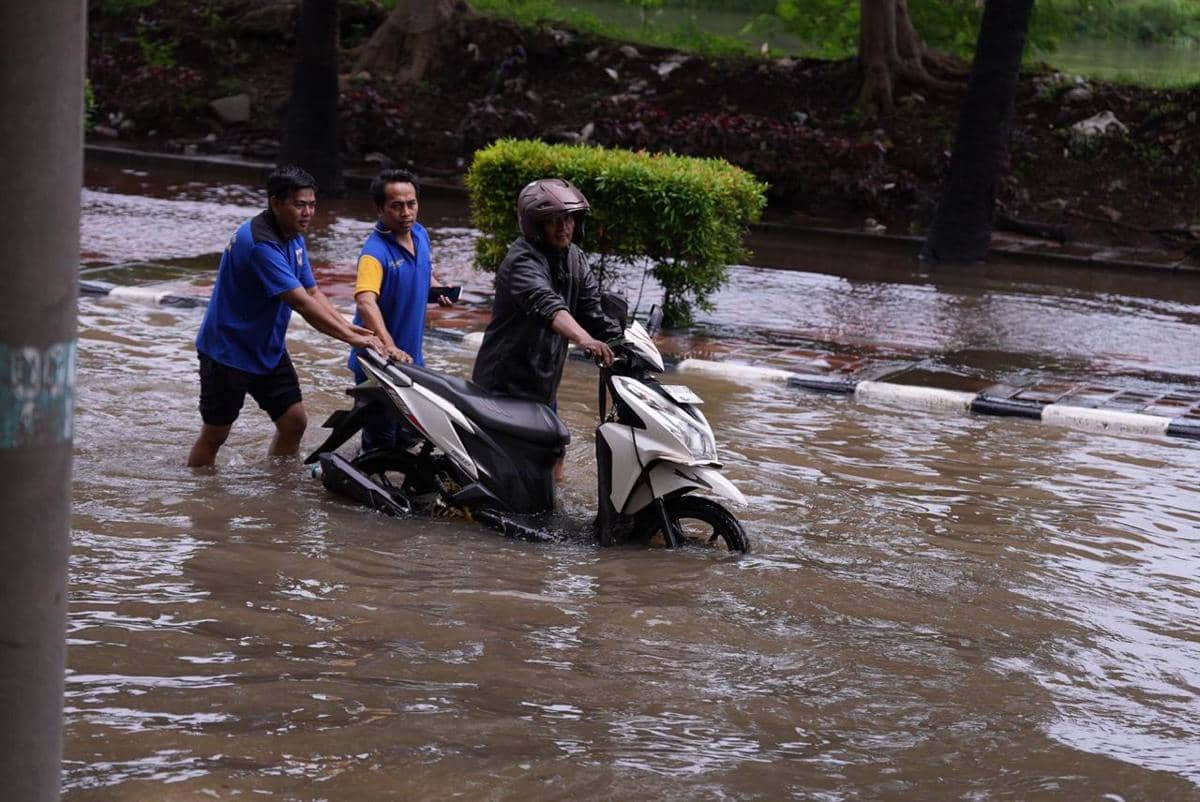 Wilayah Gunung Sahari dan Kelapa Gading, Jakarta Utara tergenang air usai hujan dengan intensitas deras mengguyur Jakarta dan sekitarnya sejak Minggu (18/1/2026) pagi. (Dok. Pemkot Jakut)