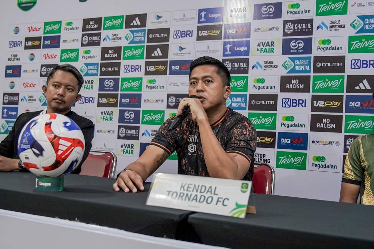 Pelatih Kendal Tornado FC, Stefan Keeltjes