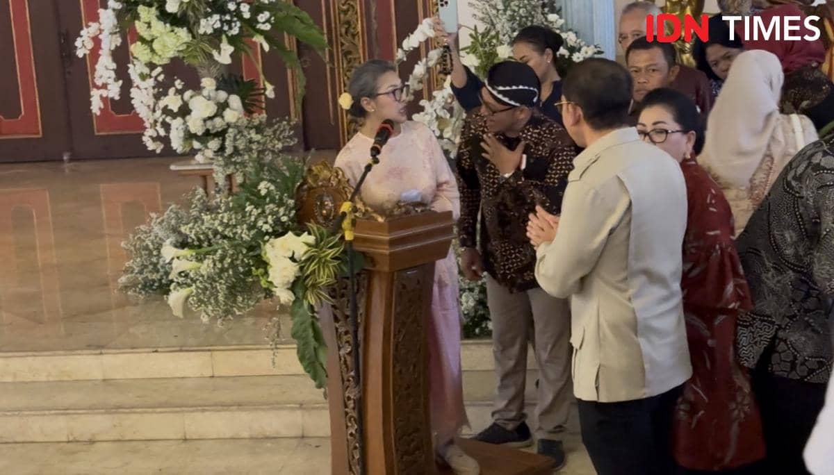 Adu mulut didepan Menteri Kebudayaan Fadli Zon saat penyerahan SK Kemenbud RI. (IDN Times/Larasati Rey)06.jpeg