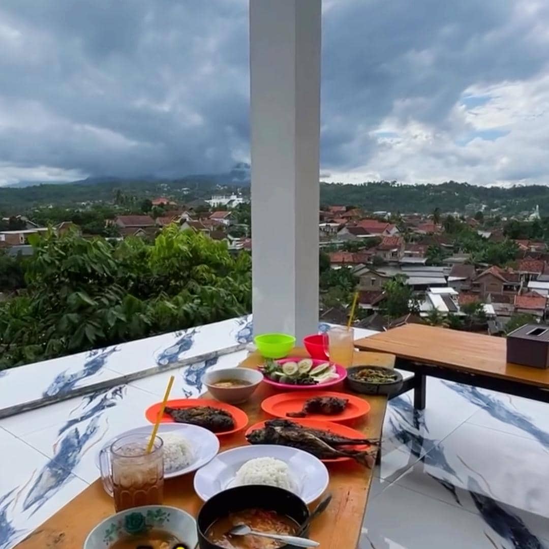 Ikan Bakar Gunung Kucing