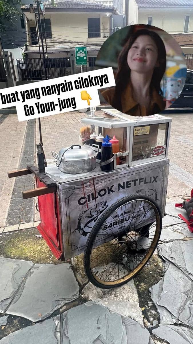Go Youn Jung jajan cilok 