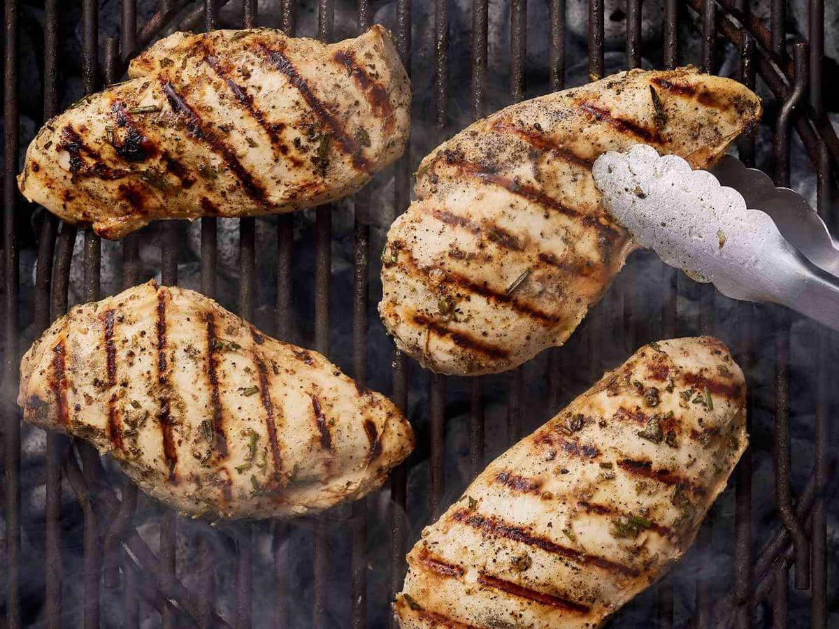 ilustrasi lemon pepper chicken steak