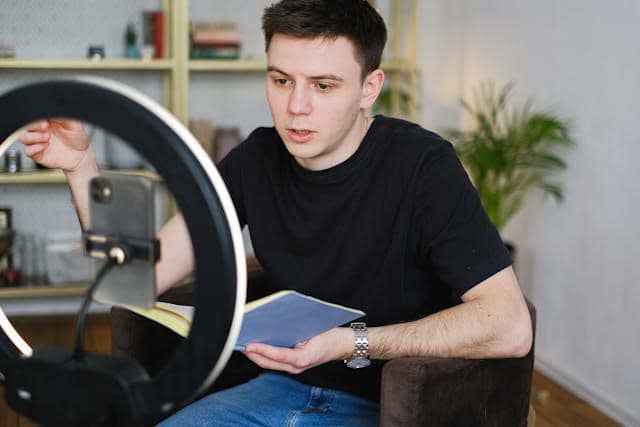 Ilustrasi content creator