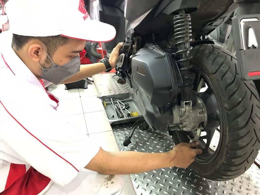 ilustrasi rem tromol motor (hondacengkareng.com)