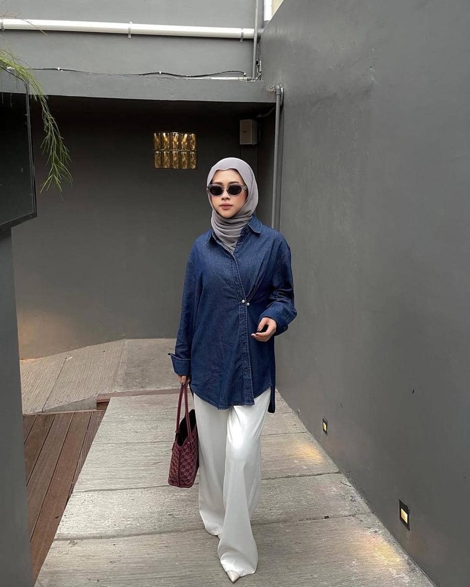 potret ide OOTD modis nuansa denim ala Reni Marlina
