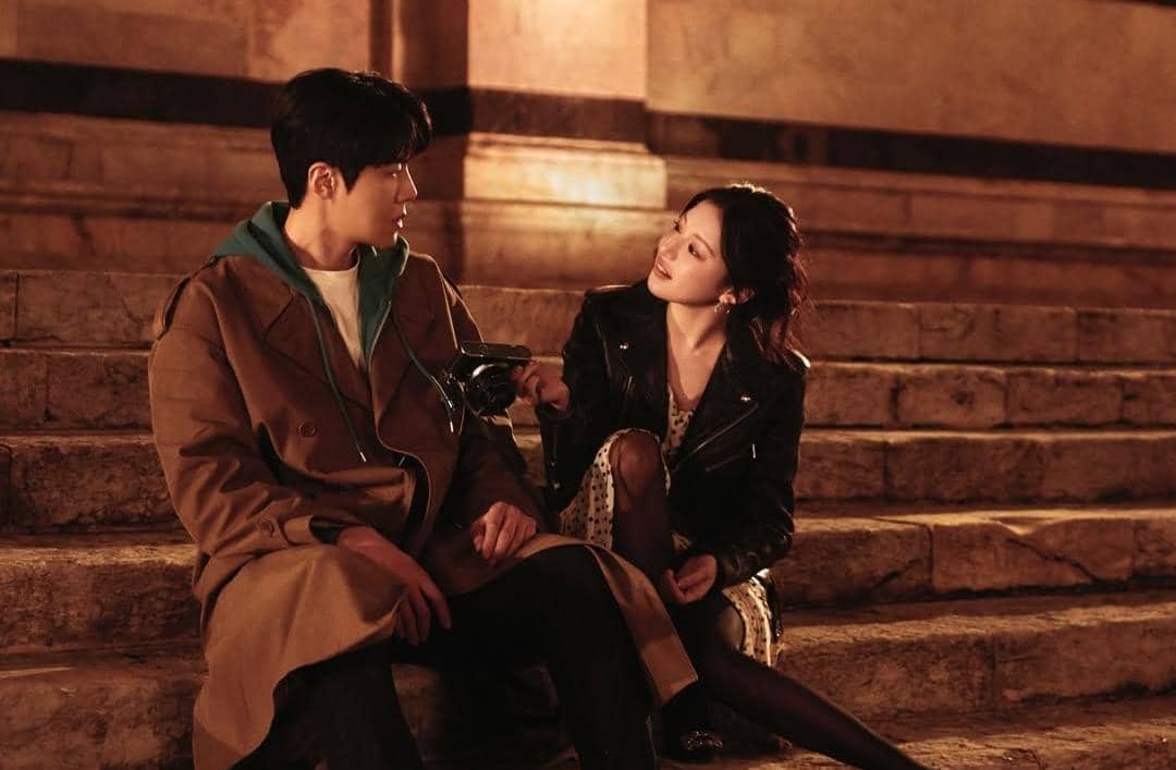 Kim Seon Ho dan Go Youn Jung di drama Can This Love Be Translated?