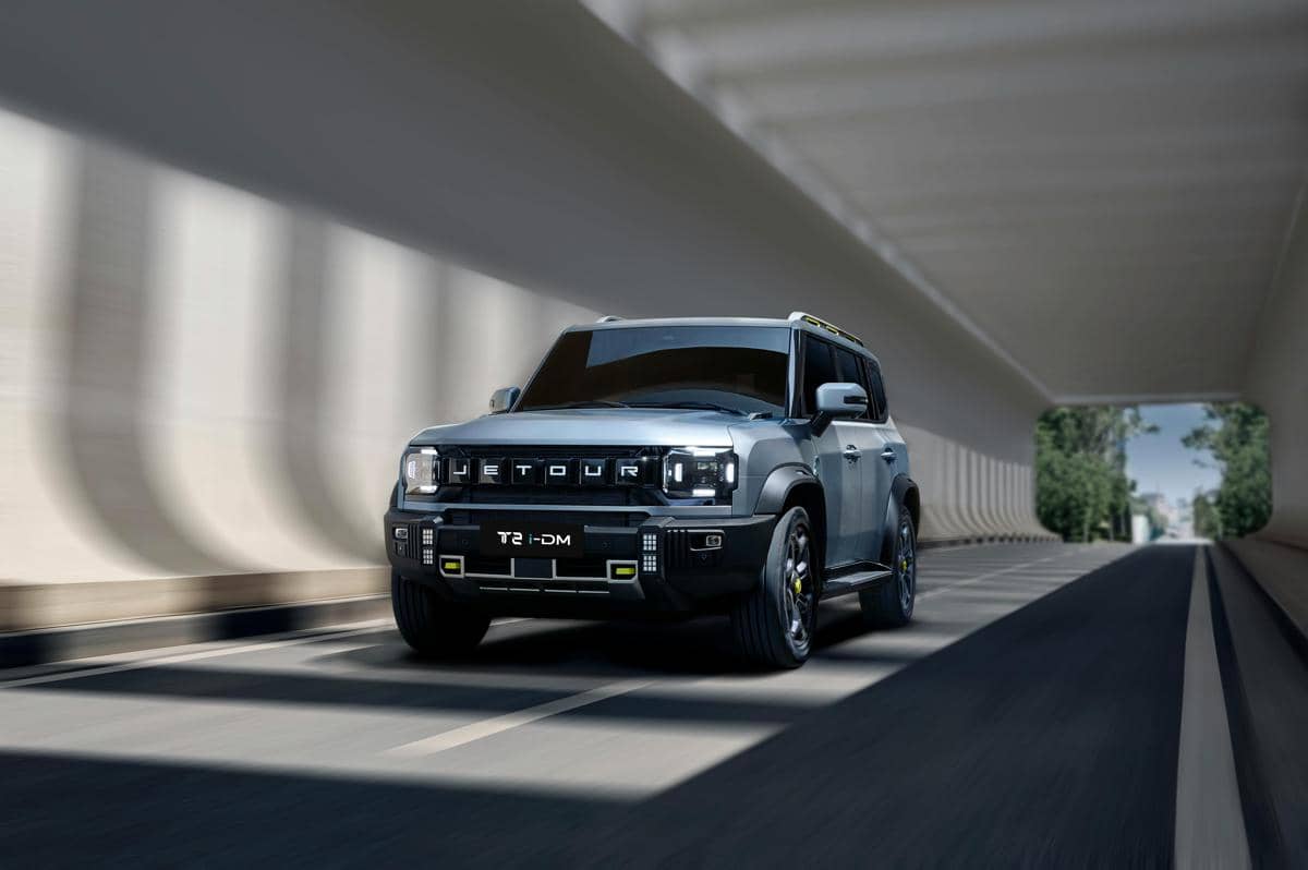 ilustrasi mobil di terowongan 