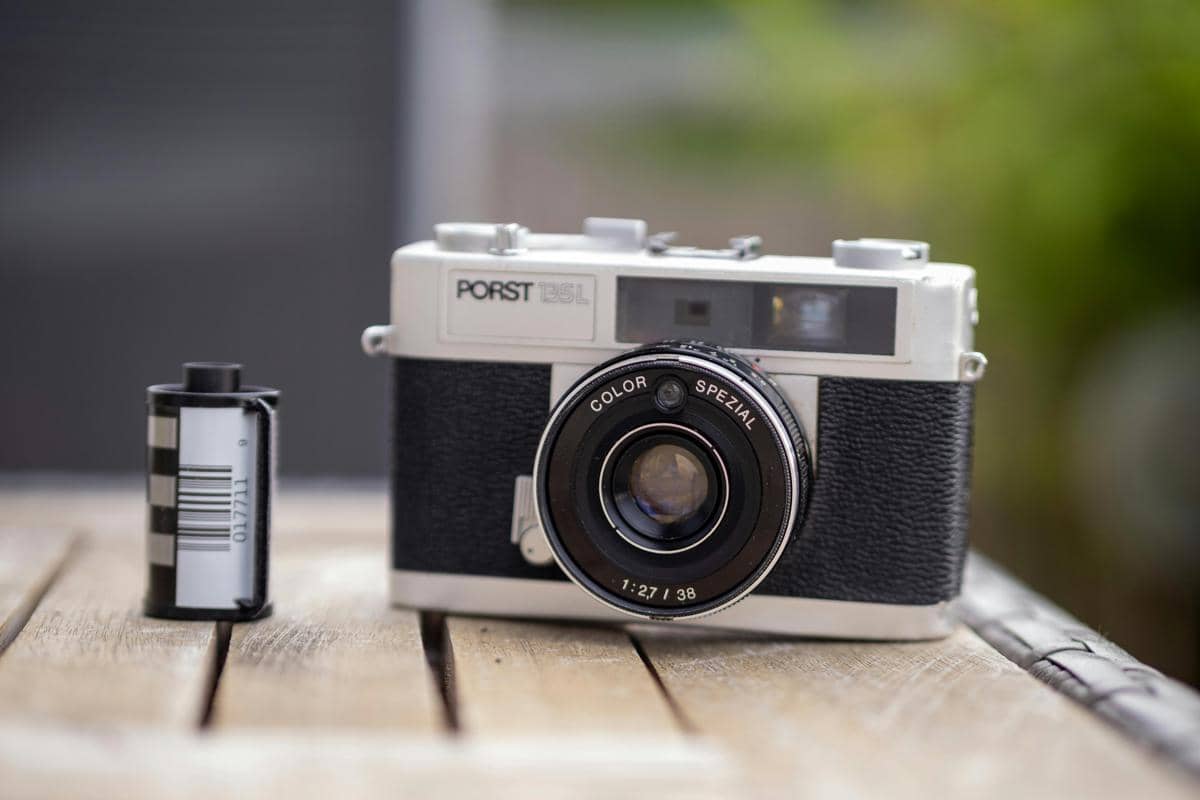 ilustrasi kamera analog