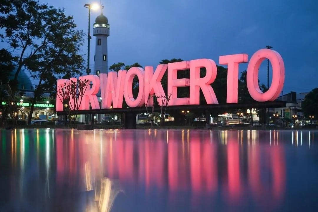 Alun-alun Purwokerto. 