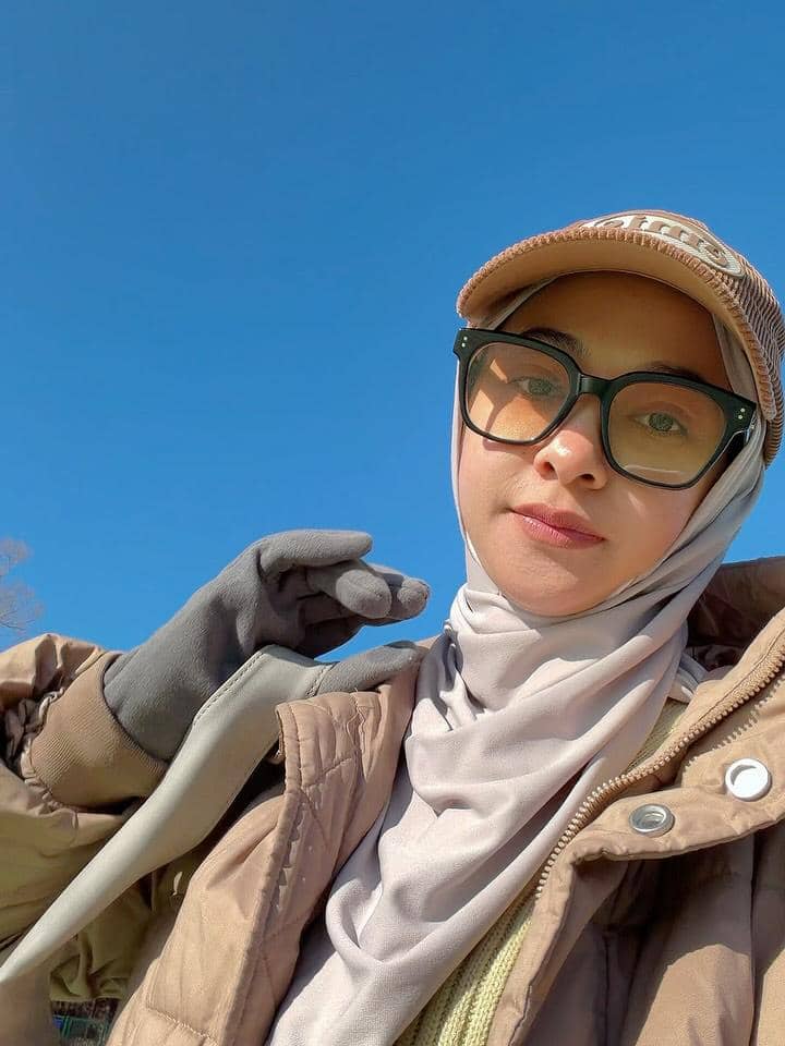 Keluarga Poppy Bunga jalan-jalan di Tsinghua University