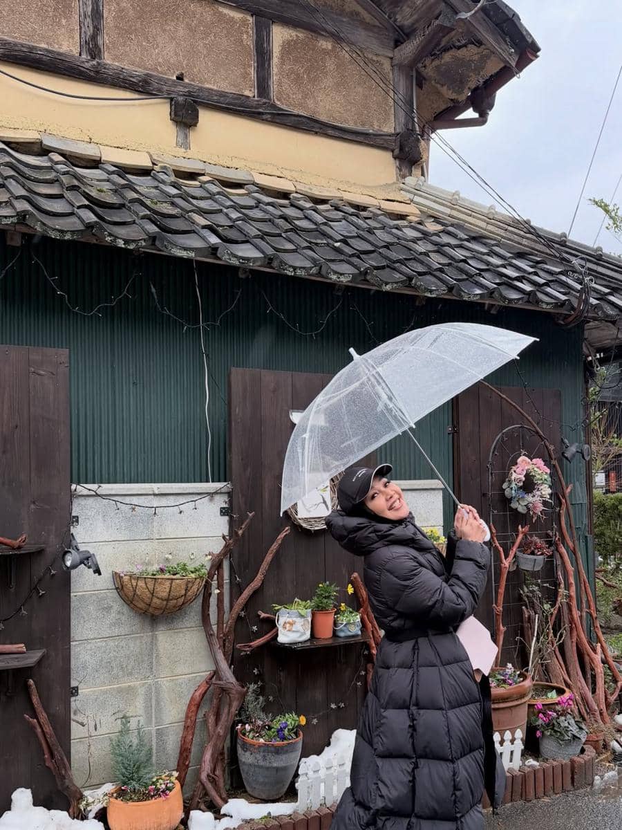 Keluarga Dewi Gita liburan awal tahun 2026 ke Jepang