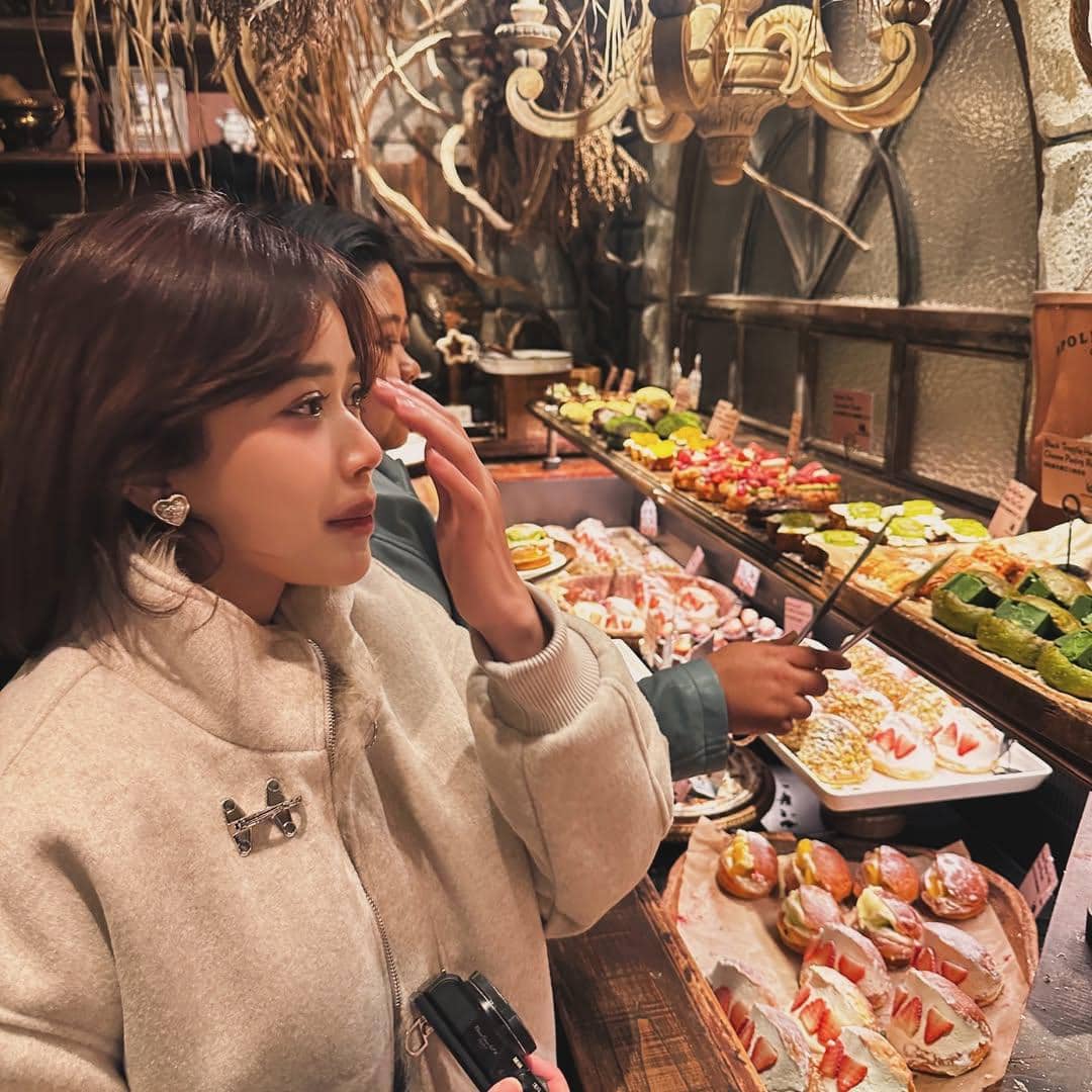 Brisia Jodie dan Jonathan Alden liburan ke Shanghai.