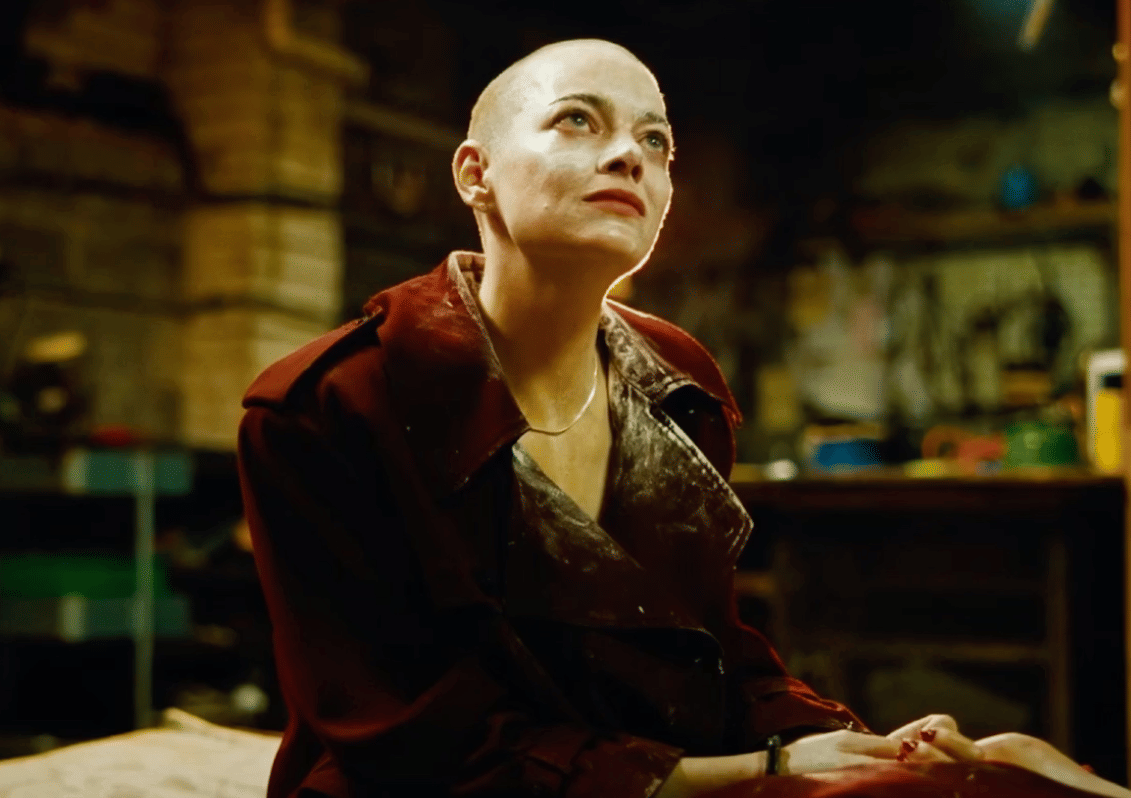 Emma Stone dalam Bugonia