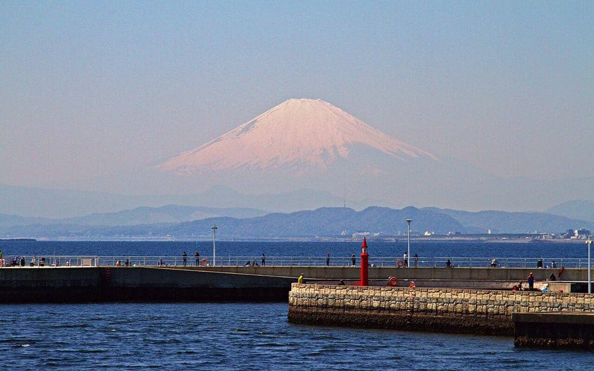 potret Gunung Fuji dari Enoshima