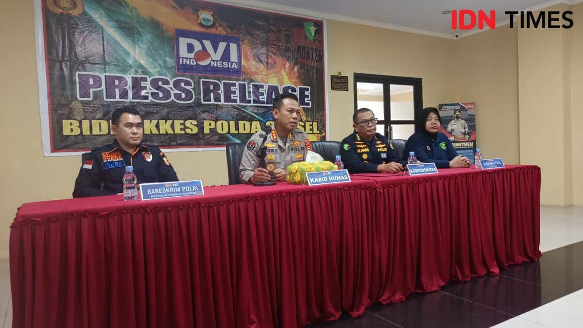 Kabid Humas Polda Sulsel, Kombes Pol Didik Supranoto saat konferensi pers di Biddokes Polda Sulsel di Makassar, Senin (19/1/2026). IDN Times/Ashrawi Muin
