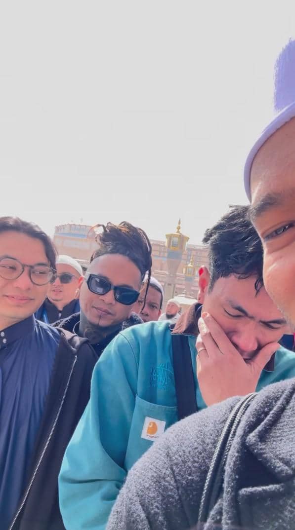 Ari Lesmana, Yusuf Mahardika, dan Dellu Uye umrah