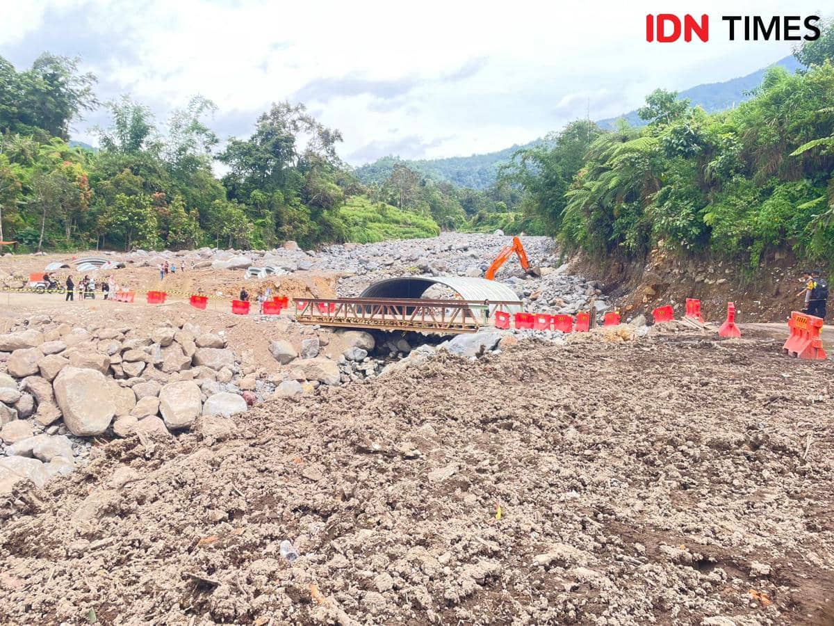 Keadaan Jalan di Malalak usai penanganan oleh pemerintah (Foto: IDN Times/Halbert Caniago)
