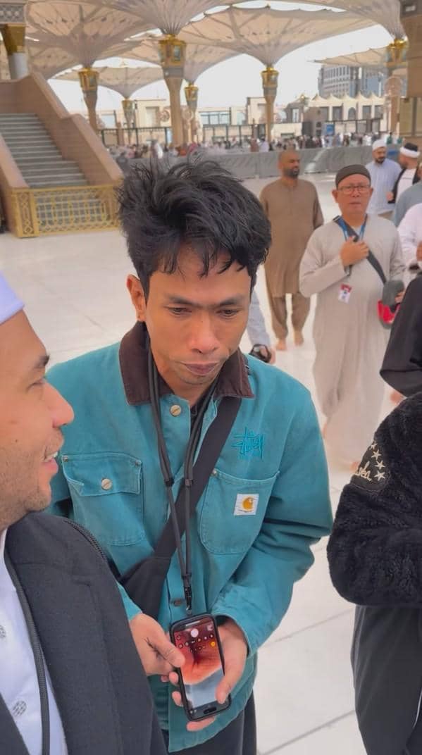 Ari Lesmana, Yusuf Mahardika, dan Dellu Uye umrah