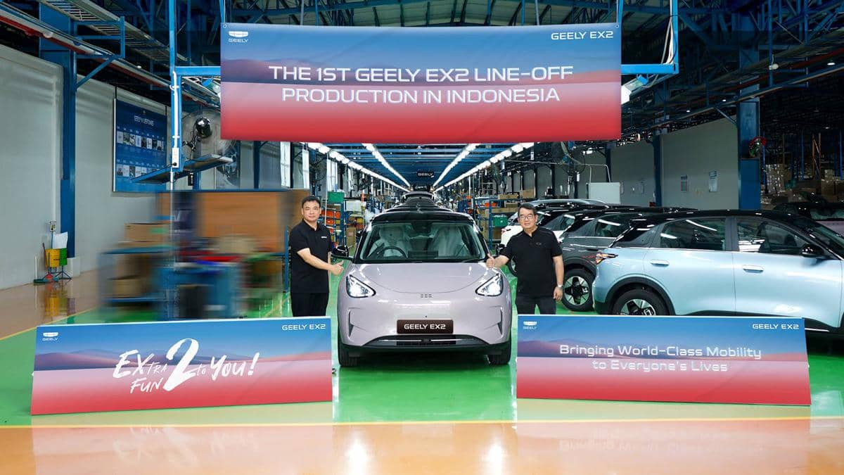 Foto 1 - Geely Auto Indonesia resmi memulai perakitan lokal Geely EX2 di fasilitas PT Handal Indonesia Motor, menandai perluasan lini produksi Geely di Indonesia.jpg