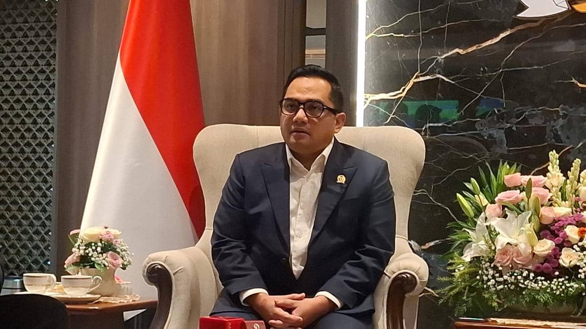 Ketua Komisi II DPR RI Muhammad Rifqinizamy Karsayuda bantah pilpres kembali dipilih MPR.
