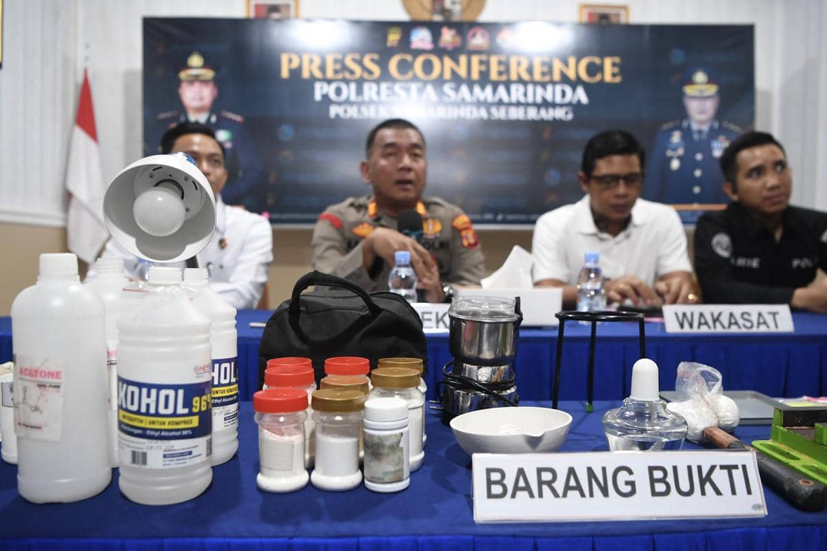 antarafoto-ungkap-kasus-rumah-produksi-narkoba-di-samarinda-1768829683.jpg