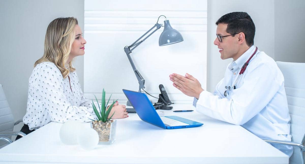 Potret konsultasi dengan dokter  