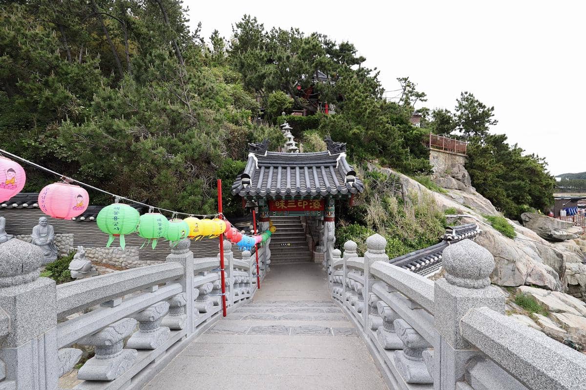 potret Haedong Yonggungsa Temple