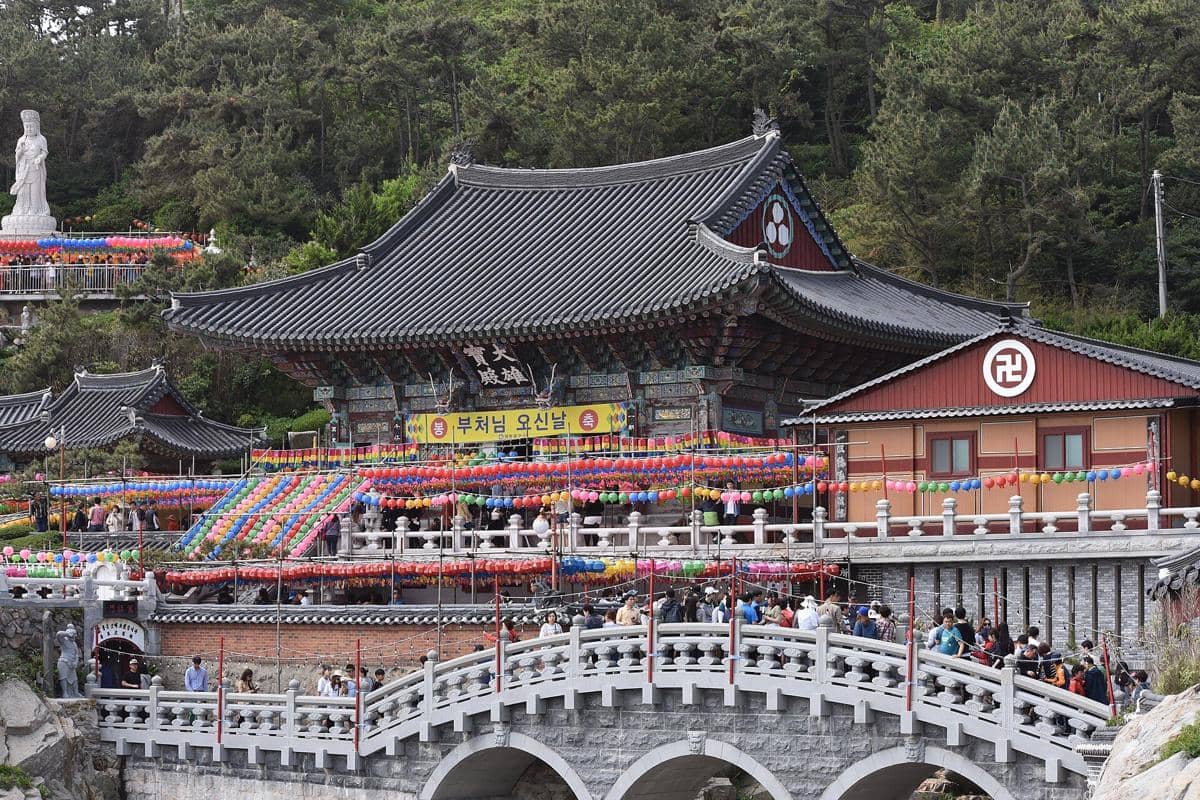 potret Haedong Yonggungsa Temple
