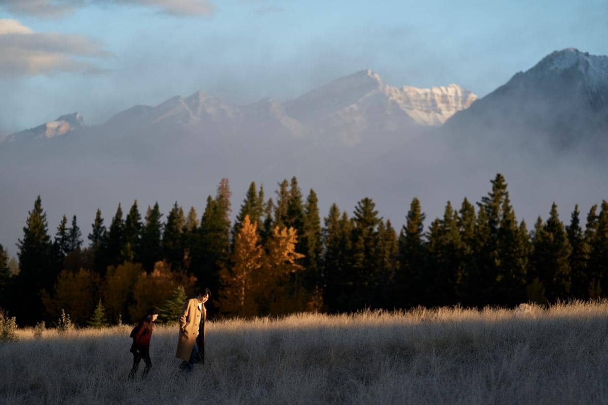 Go Youn Jung dan Kim Seon Ho dalam drama Can This Love Be Translated?