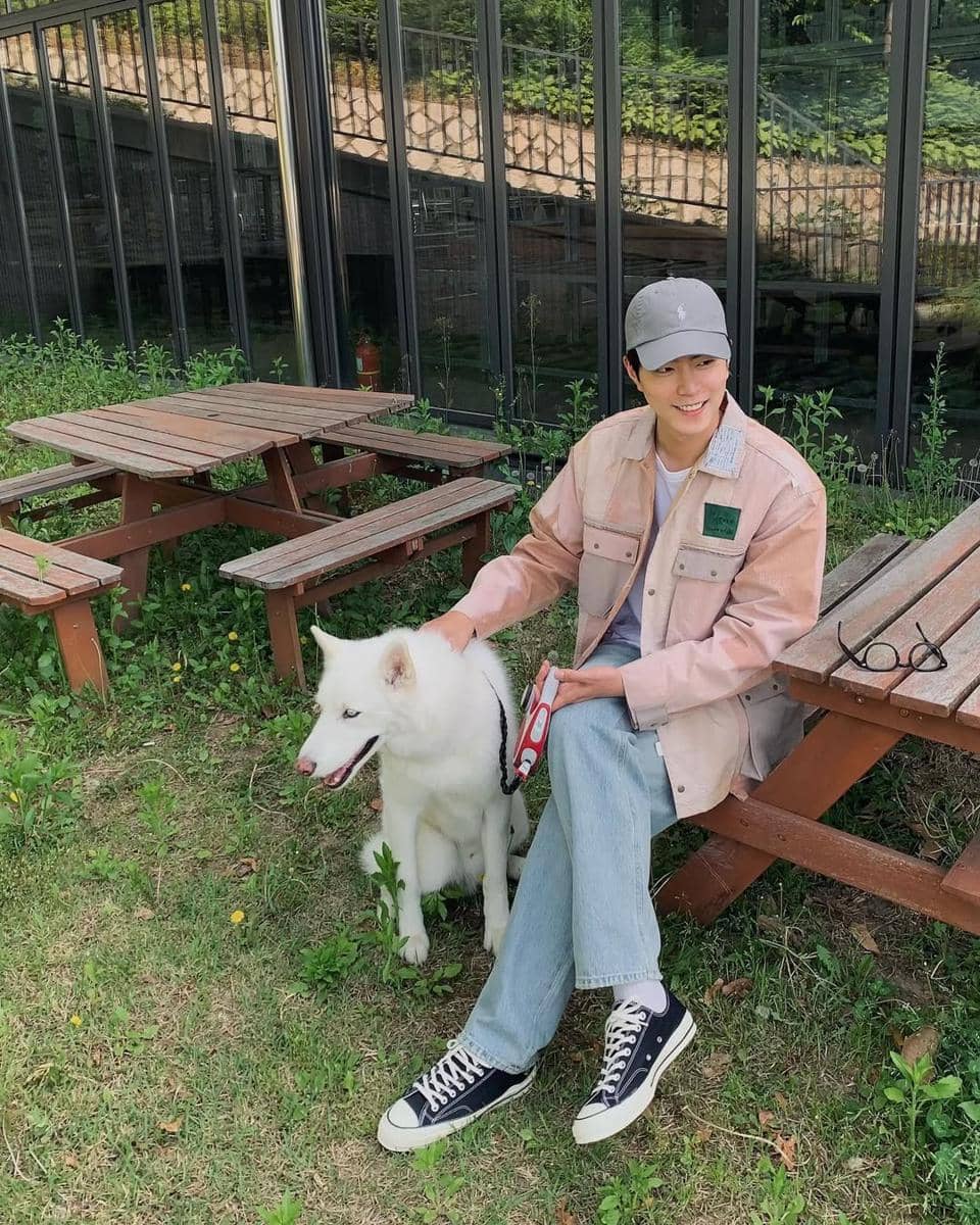 inspirasi OOTD ala Hong Jong Hyun