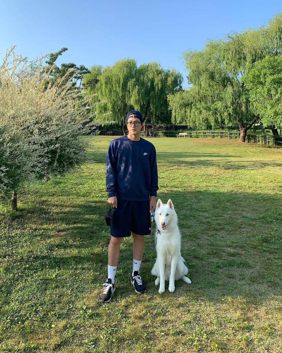 inspirasi style ala Hong Jong Hyun