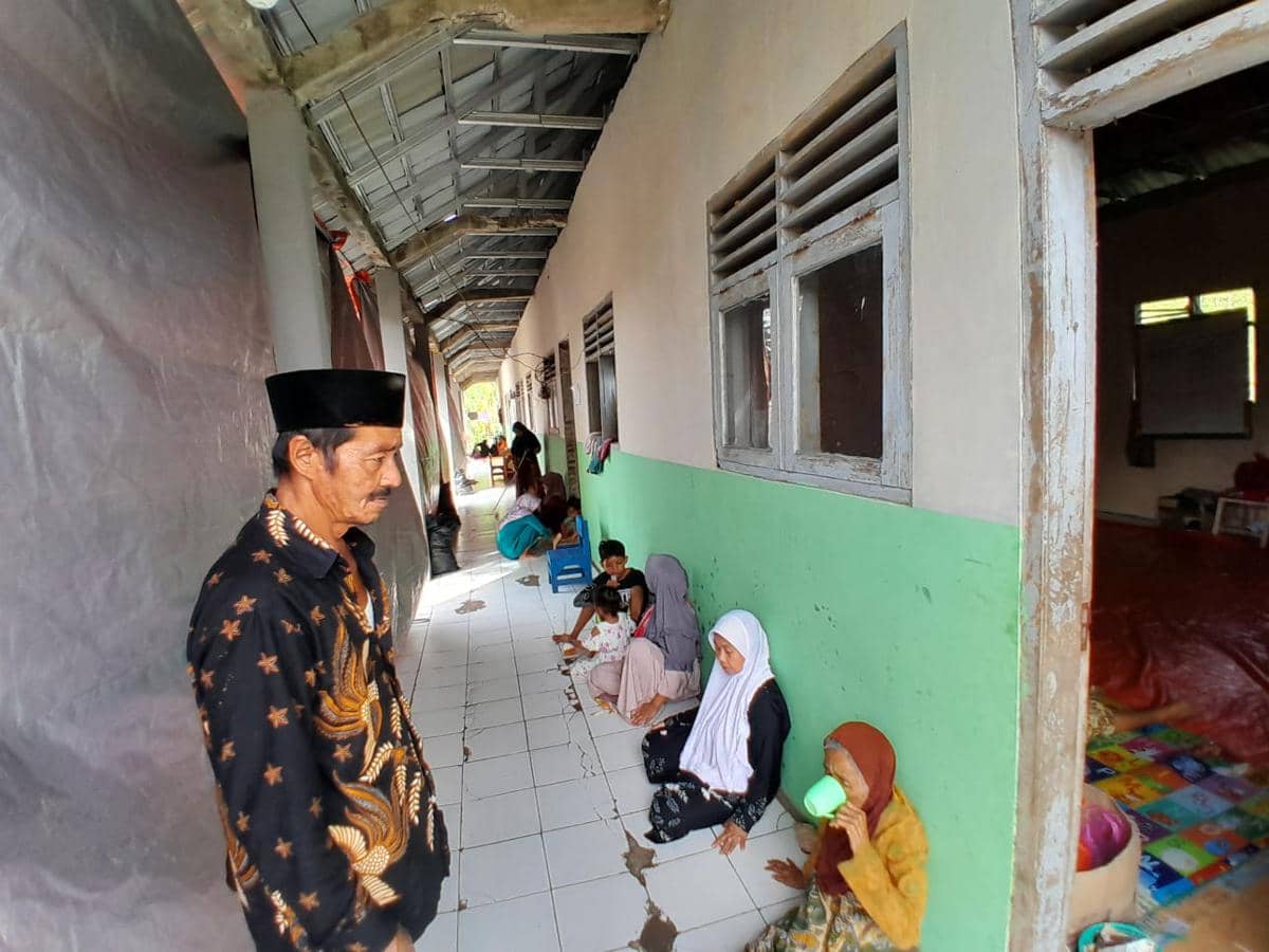 Warga korban longdor Padarincang masih mengungsi (Dok. Camat Padarincang)