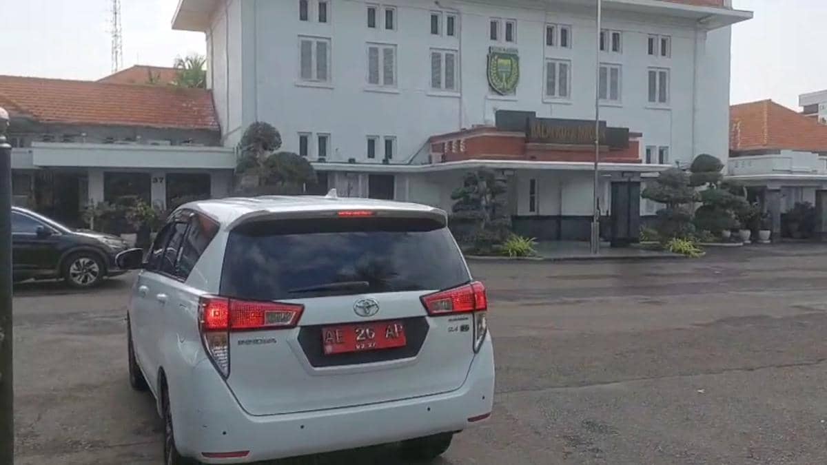 Aktifitas ASN di Balaikota Madiun tampak lemgamg usai Maidi terjaring OTT KPK. IDN Times/Riyanto.