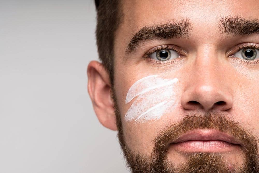 ilustrasi sunscreen cowok 