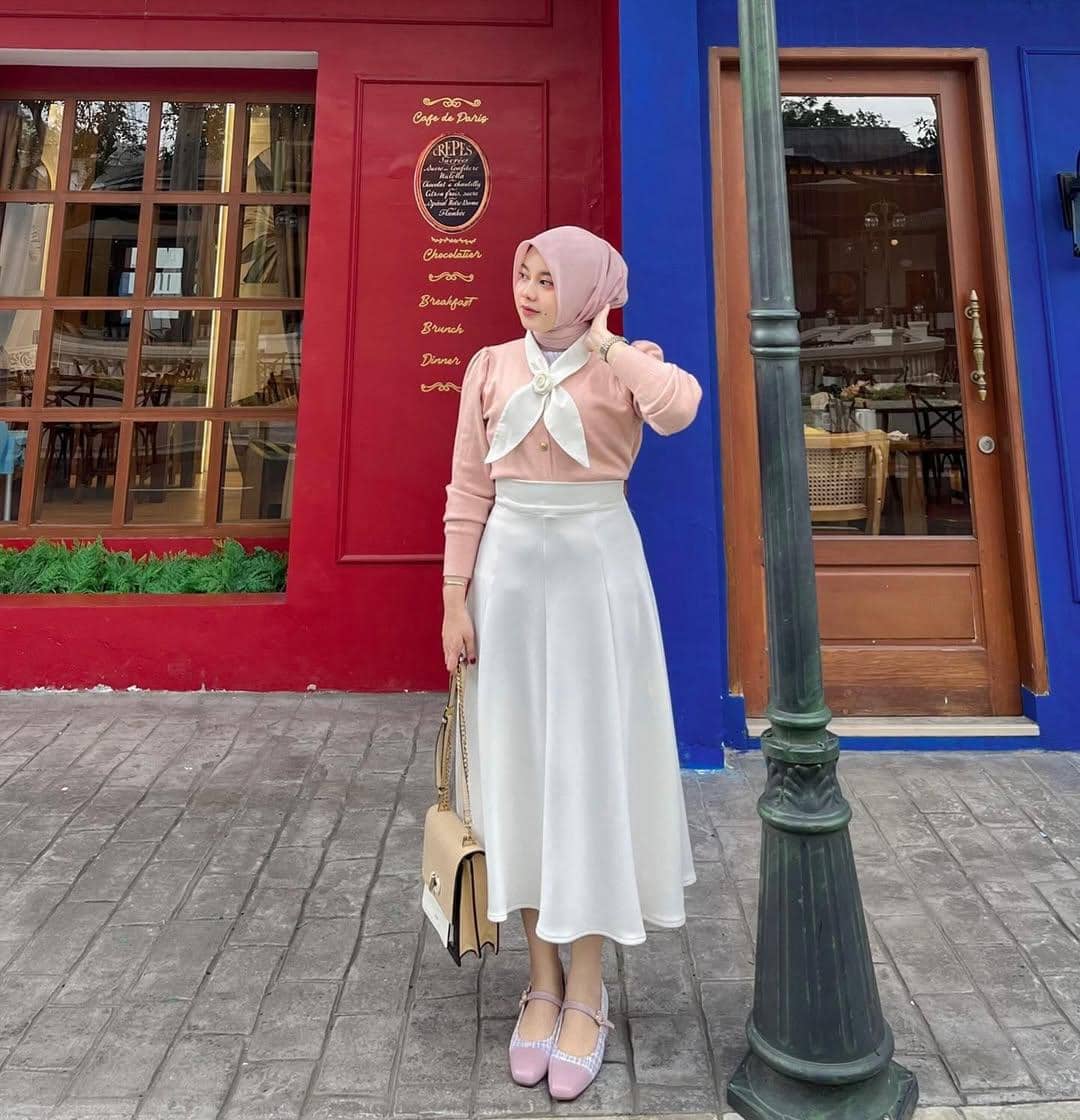 potret ide styling OOTD nuansa pink ala Cindy Novita