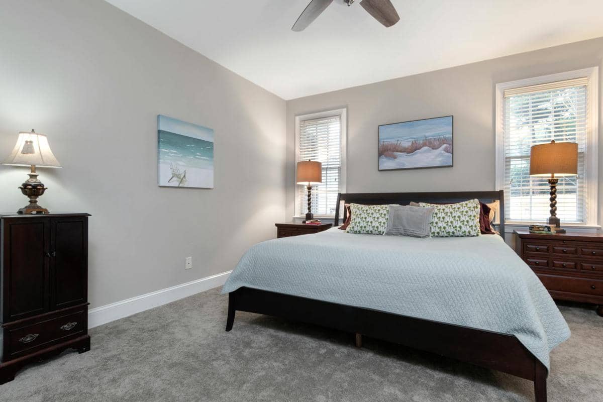 ilustrasi kamar tidur warna soft grey