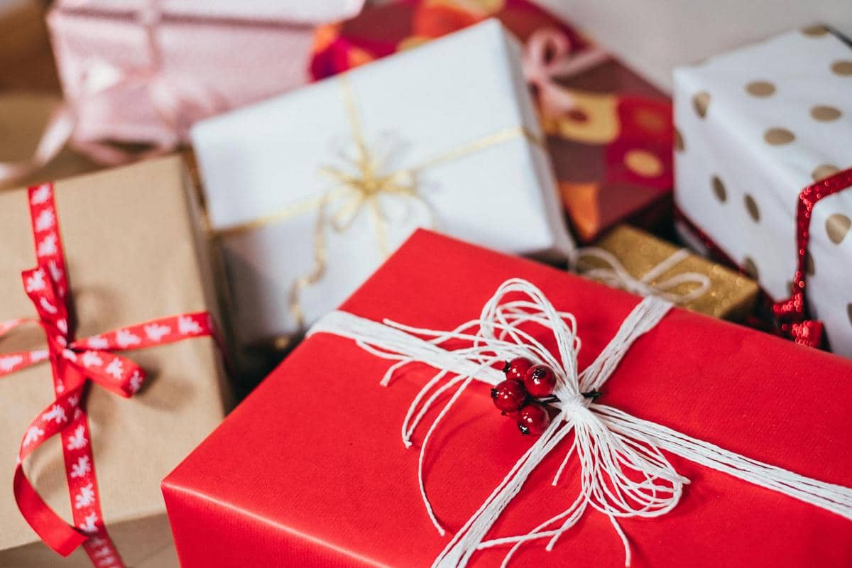 8 Hadiah Terjangkau dan Berguna untuk Lomba Agustusan di Kantor