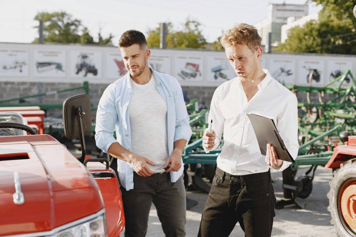 ilustrasi sales mobil 