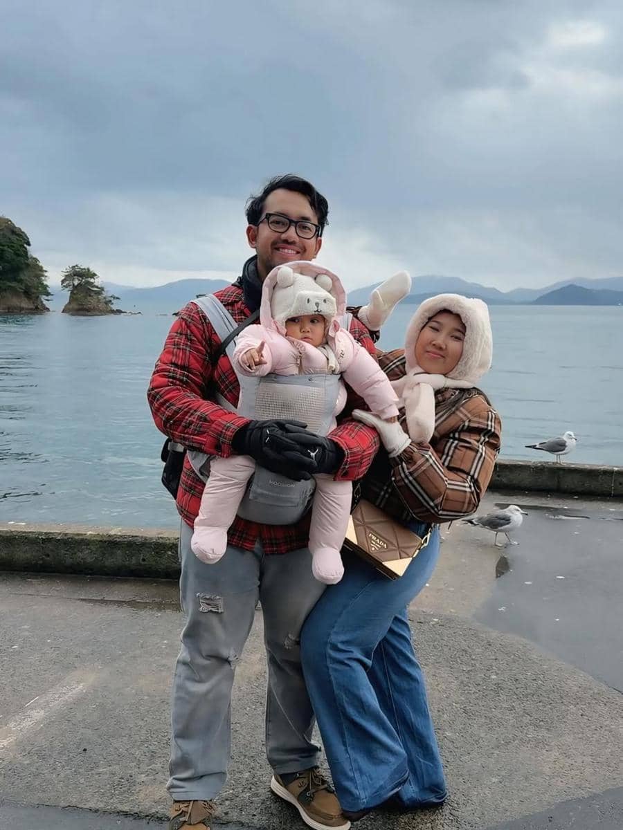 Keluarga Kiky Saputri ke desa nelayan Ine No Funaya