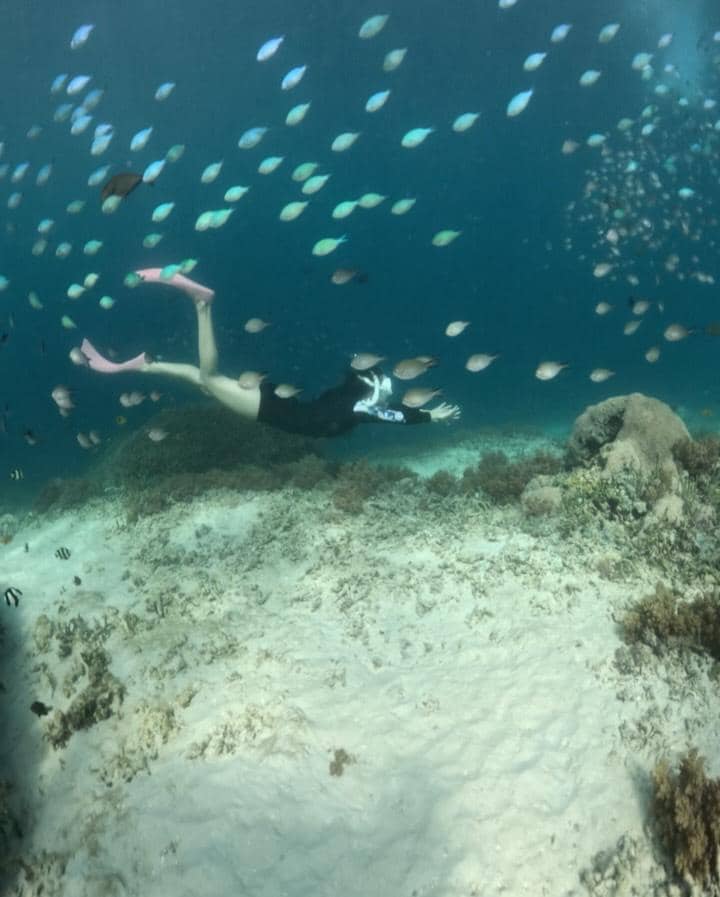 Yasmin Napper saat liburan ke Pulau Gili Meno.