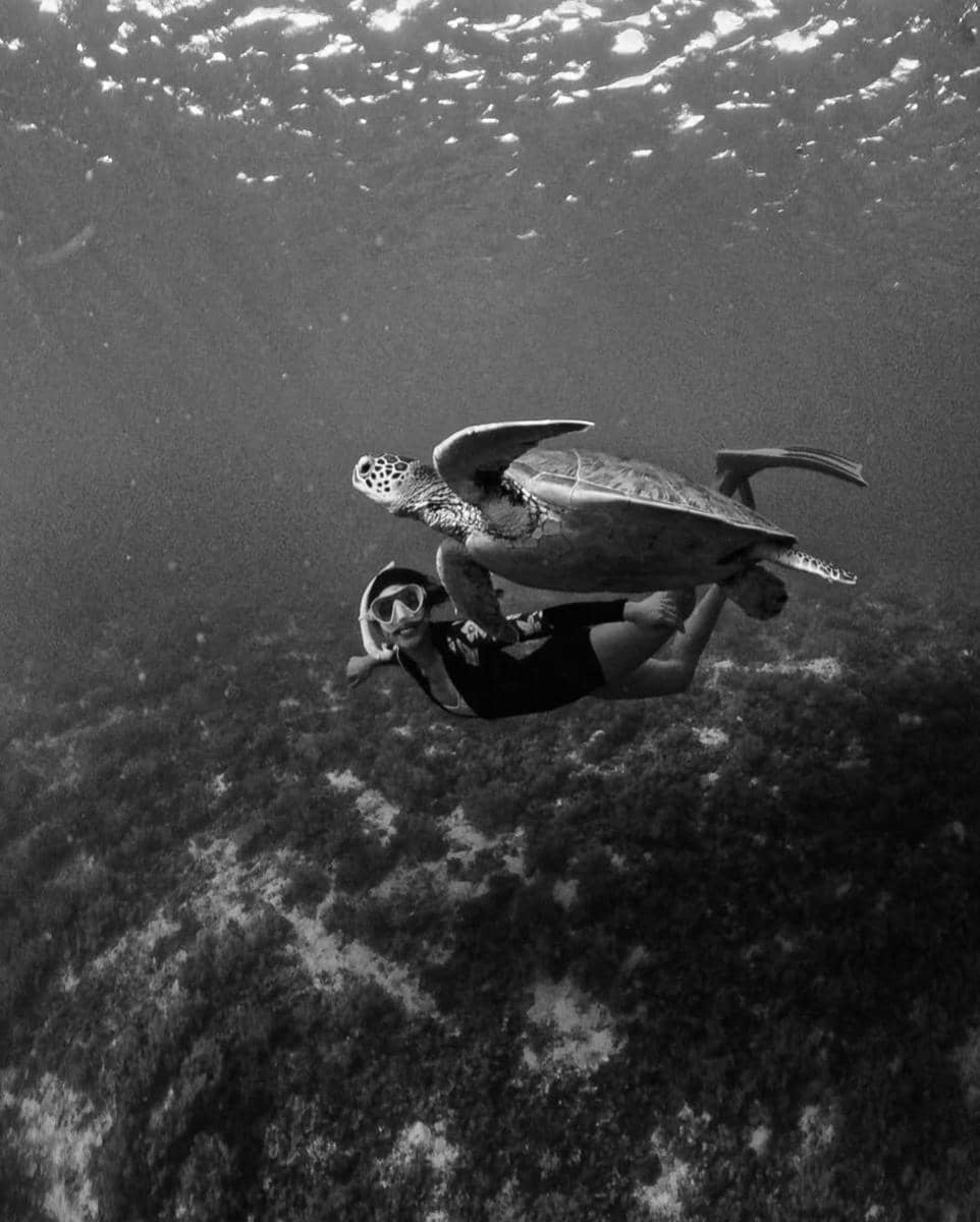 Yasmin Napper saat liburan ke Pulau Gili Meno.