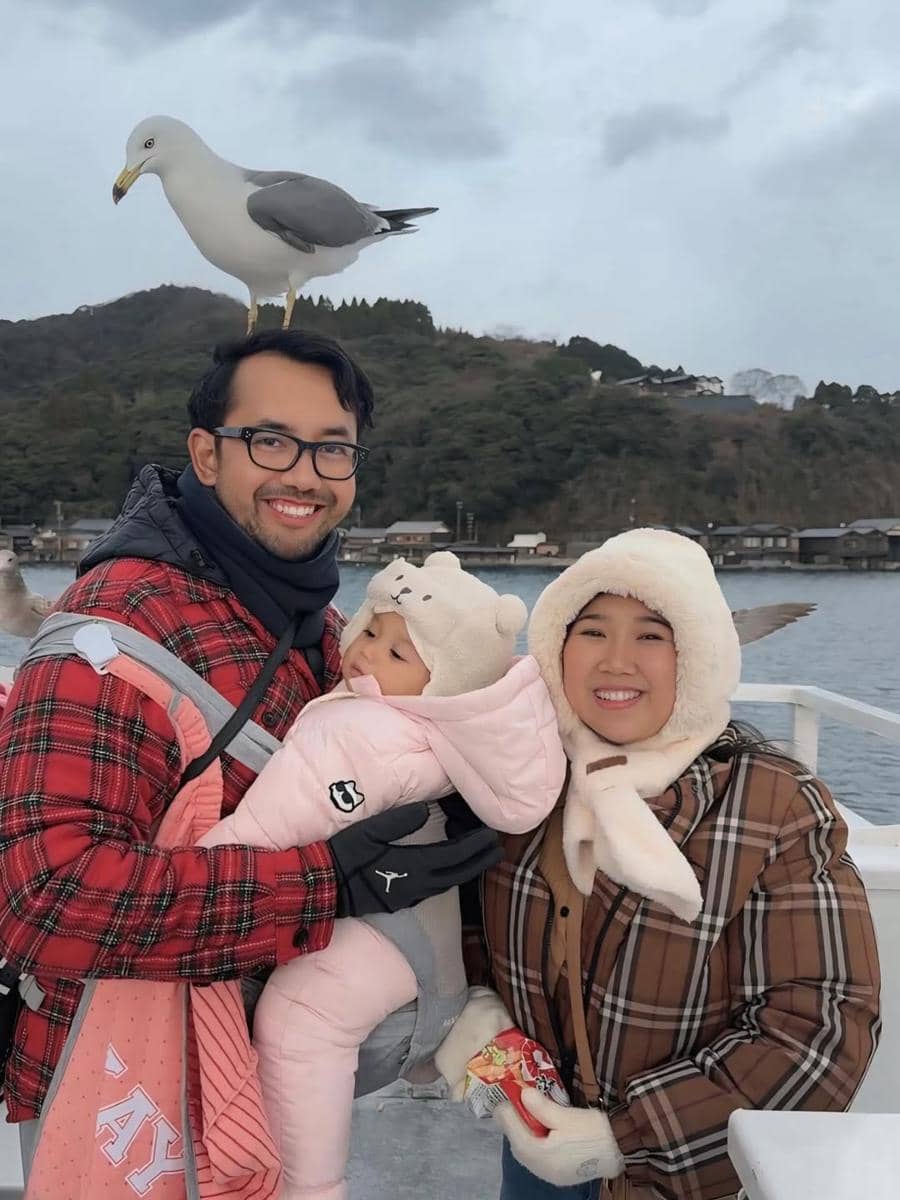 Keluarga Kiky Saputri ke desa nelayan Ine No Funaya