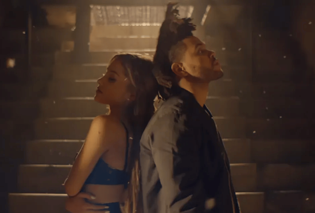 Ariana Grande dan The Weeknd dalam musik video "Love Me Harder" 