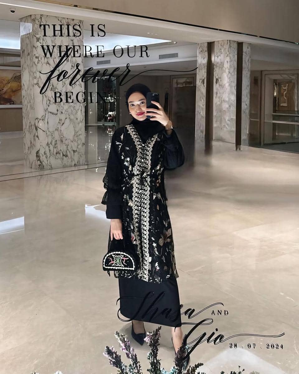 Ide OOTD hijab modis ala Puteri Modiyanti