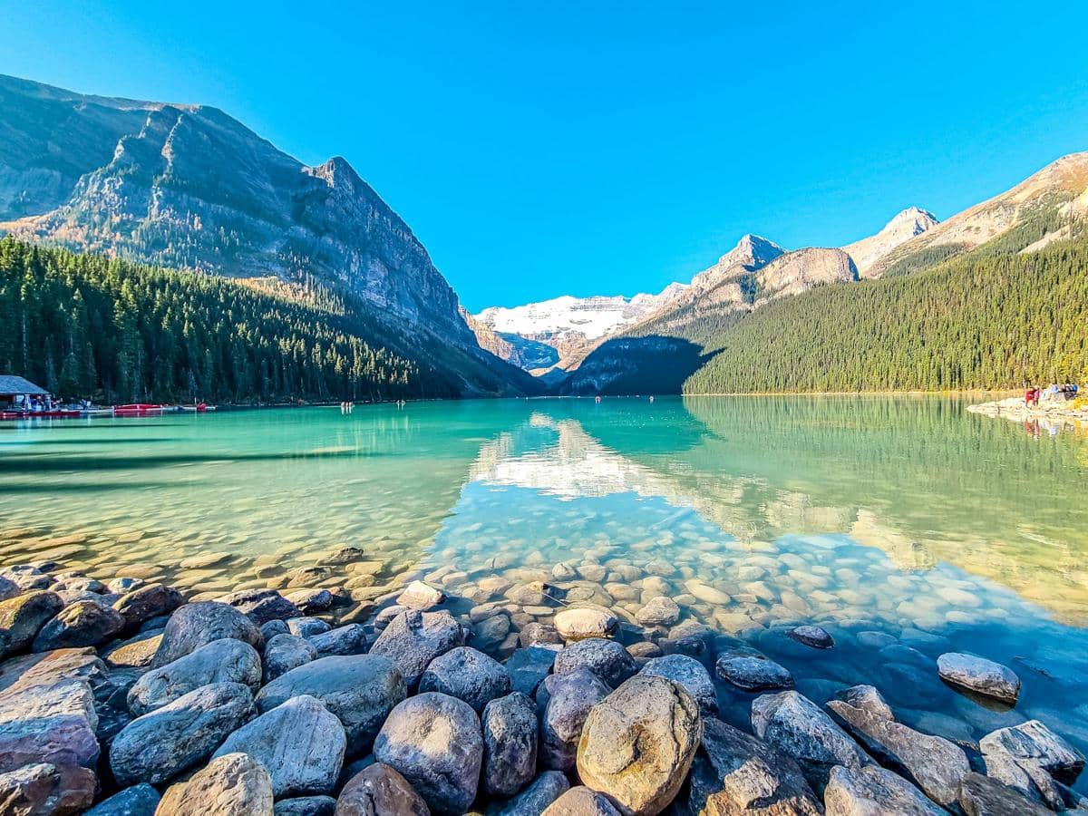 Potret Lake Louise di Alberta, Kanada