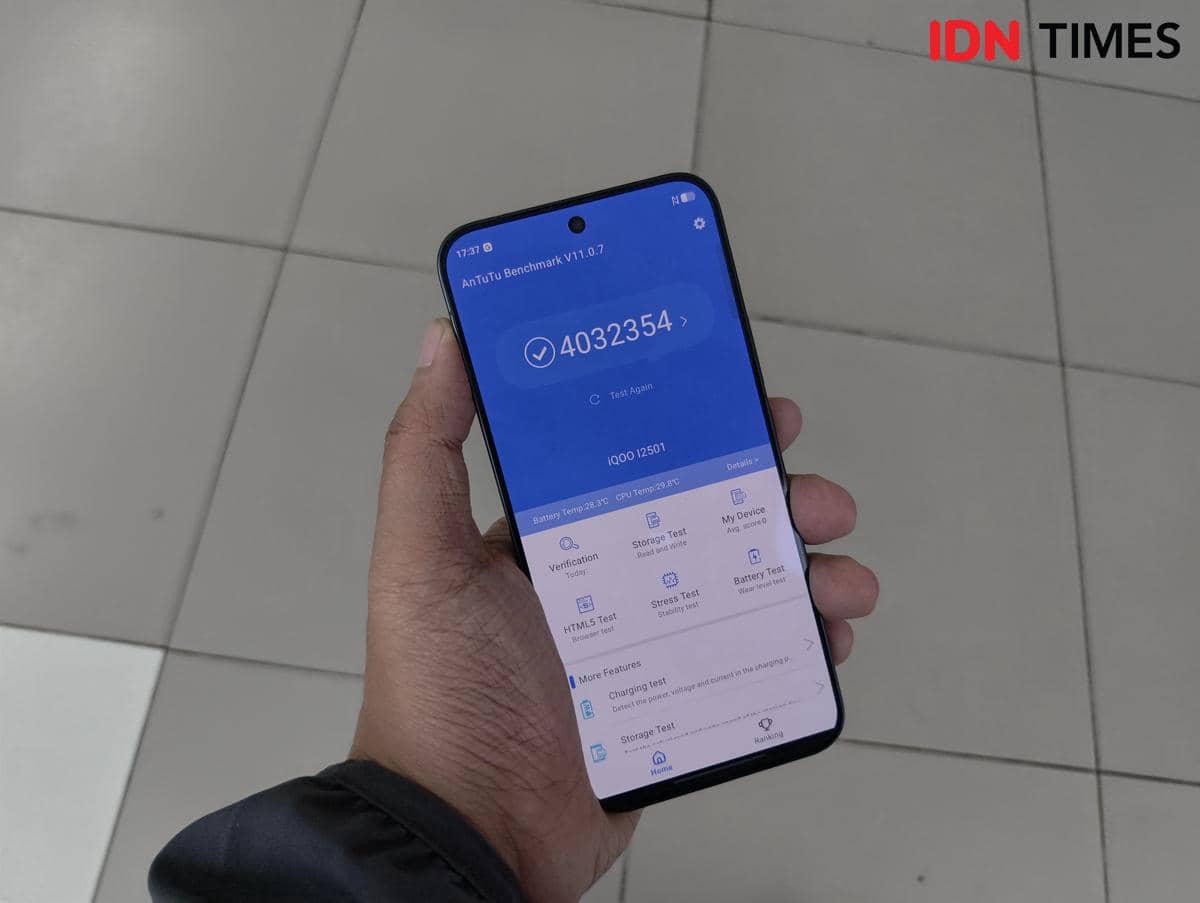 iQOO 15 (IDN Times/Fatkhur Rozi)