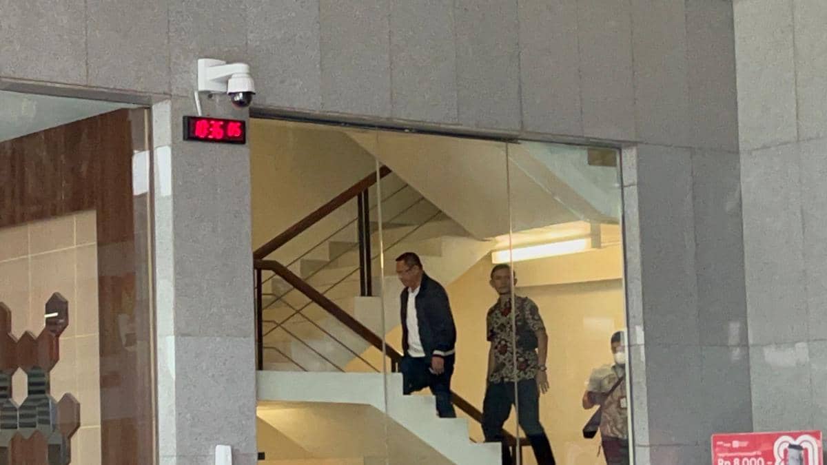 Bupati Pati, Sudewo tiba di Gedung Merah Putih KPK usai terjaring dalam operasi tangkap tangan (OTT)