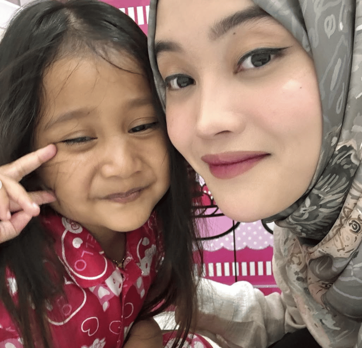 momen kedekatan Putri Delina dan Rizky Febian dengan Bintang